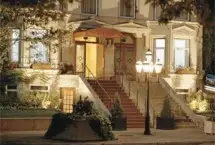 Photograph of Chateau Versailles Hotel, Montreal