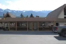 Photograph of Selkirk Inn (golden), Golden
