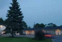 Photograph of Motel Royal, Quebec