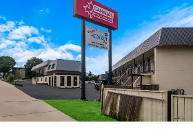 Photograph of Canadas Best Value Inn & Suites, Kamloops