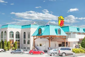Photograph of Super 8, Castlegar
