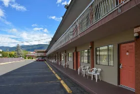 Photograph of Canadas Best Value Inn & Suites, Vernon