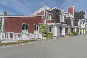 Photograph of Inn on the Lake, Fall River