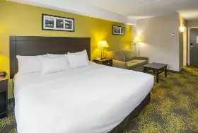 Photograph of Comfort Hotel & Suites, Peterborough