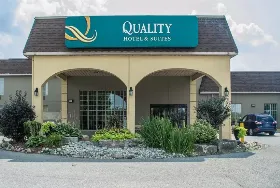 Photograph of Quality Hotel, Woodstock