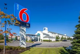 Photograph of Motel 6, Mississauga