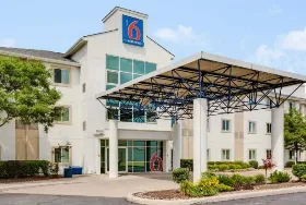 Photograph of Motel 6, Brampton