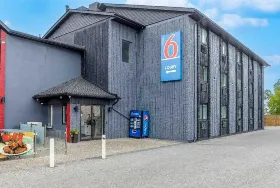 Photograph of Motel 6, Niagara Falls