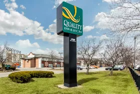Photograph of Quality Inn, Mississauga