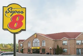 Photograph of Super 8, Mount Hope