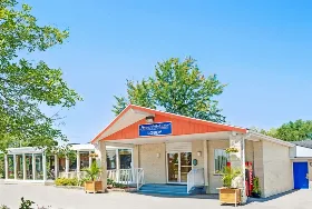 Photograph of Howard Johnson, Lindsay