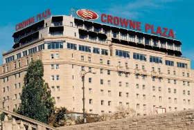 Photograph of Crowne Plaza, Niagara Falls
