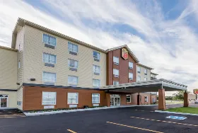 Photograph of Super 8, Mont-laurier