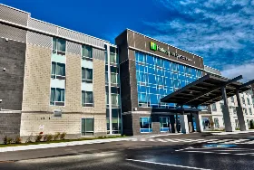 Photograph of Holiday Inn Express, Vaudreuil