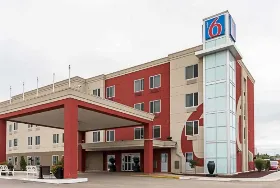 Photograph of Motel 6, Moosomin