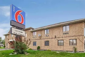 Photograph of Motel 6, Windsor
