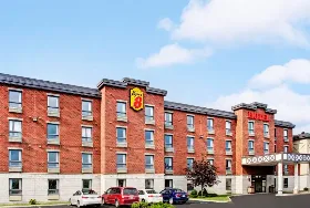 Photograph of Super 8, Terrebonne