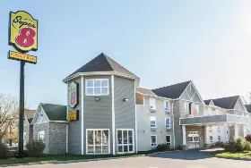 Photograph of Super 8, Trois-rivieres