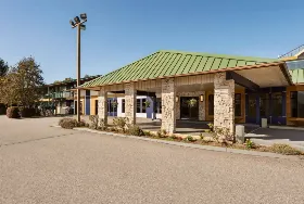 Photograph of Travelodge, Abbotsford