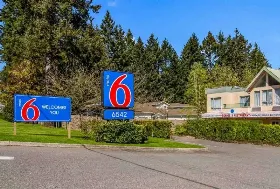 Photograph of Motel 6, Surrey