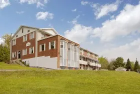 Photograph of Canadas Best Value Inn & Suites, Woodstock