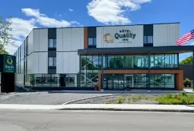 Photograph of Quality Inn, Quebec