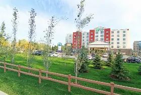 Photograph of Holiday Inn Express, Calgary