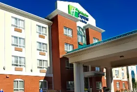 Photograph of Holiday Inn Express, Edson