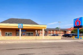 Photograph of Motel 6, Lethbridge