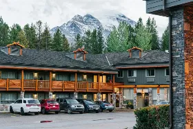 Photograph of Mountaineer Lodge, Lake Louise