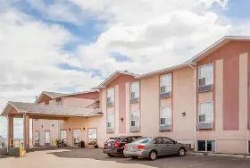 Photograph of Super 8, Pincher Creek