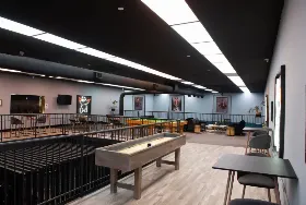 Photograph of Longshots Sports Bar, Fort McMurray