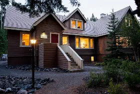 Photograph of A Banff Boutique Inn Pension Tannenhof, Banff