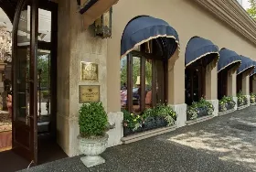 Photograph of Wedgewood Hotel, Vancouver