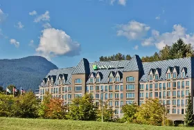 Photograph of Holiday Inn & Suites North Vancouver, North Vancouver