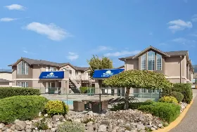 Photograph of Days Inn, Kelowna