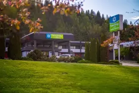Photograph of Fireside Inn & Conference Centre, Castlegar