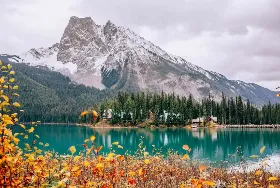 Photograph of Emerald Lake Lodge, Field