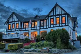 Photograph of The Old Courthouse Inn, Powell River