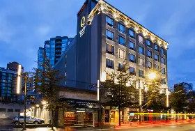 Photograph of Ramada Inn, Vancouver