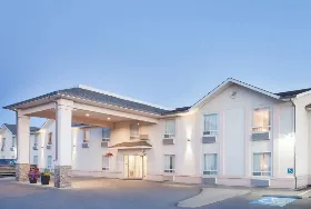 Photograph of Super 8 by Wyndham Cranbrook, Cranbrook