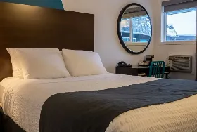 Photograph of Stoke Hotel, Revelstoke