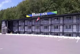 Photograph of Alpine House Motel, Terrace