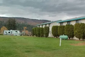 Photograph of Y5 Motel & Campground, Barriere