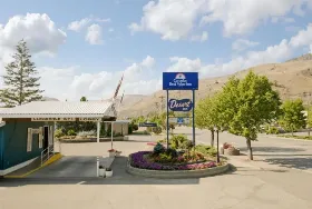 Photograph of Canadas Best Value Desert Inn & Suites Cache Creek, Cache Creek