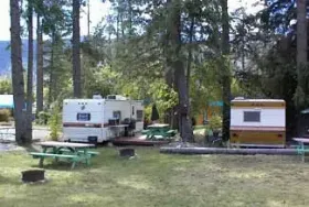 Photograph of Totem Motel, Christina Lake