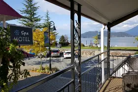 Photograph of Spa Motel, Harrison Hot Springs