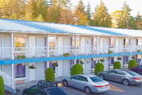 Photograph of Ocean Crest Motel, Qualicum Beach