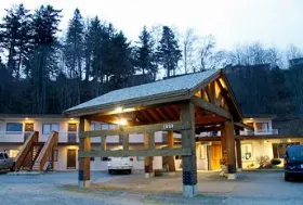 Photograph of Big Rock Motel, Campbell River