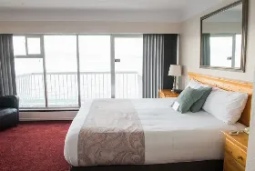 Photograph of Surf Motel On The Oceanfront, Victoria